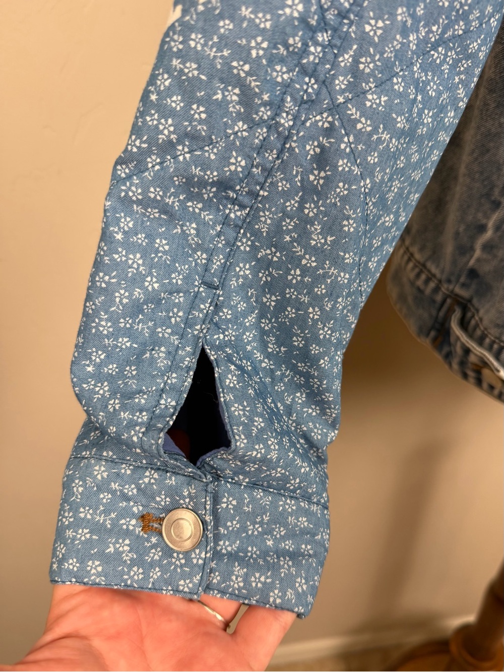 Avec Les Filles Patchwork Blue Denim Jacket with Quilted Sleeves - Picture 16 of 17